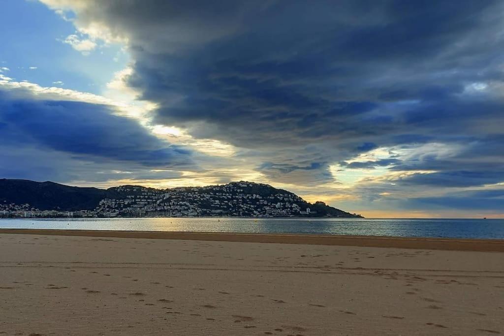 Sunsetmare Vacational Apartment Roses Dış mekan fotoğraf