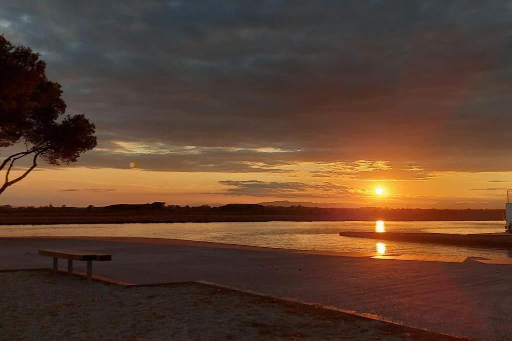 Sunsetmare Vacational Apartment Roses Dış mekan fotoğraf