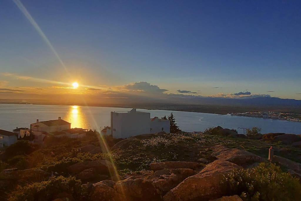 Sunsetmare Vacational Apartment Roses Dış mekan fotoğraf